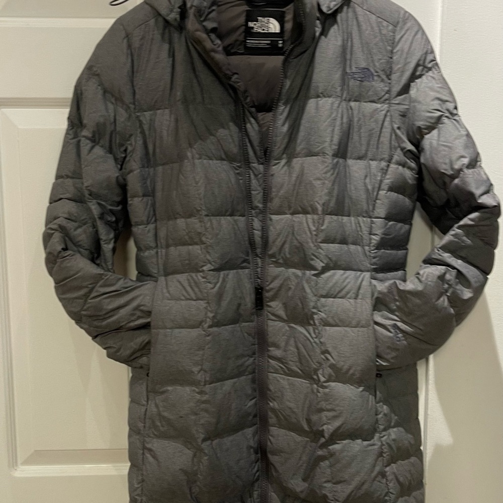 Beautiful insulted water proof coat size 🌹Medium